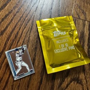 NEW Shohei Ohtani MLB Topps exclusive baseball ⚾️ pin in package